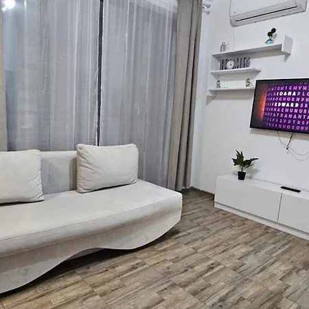 Summer Breeze Parcare Privata La 2 Minute De Plaja
